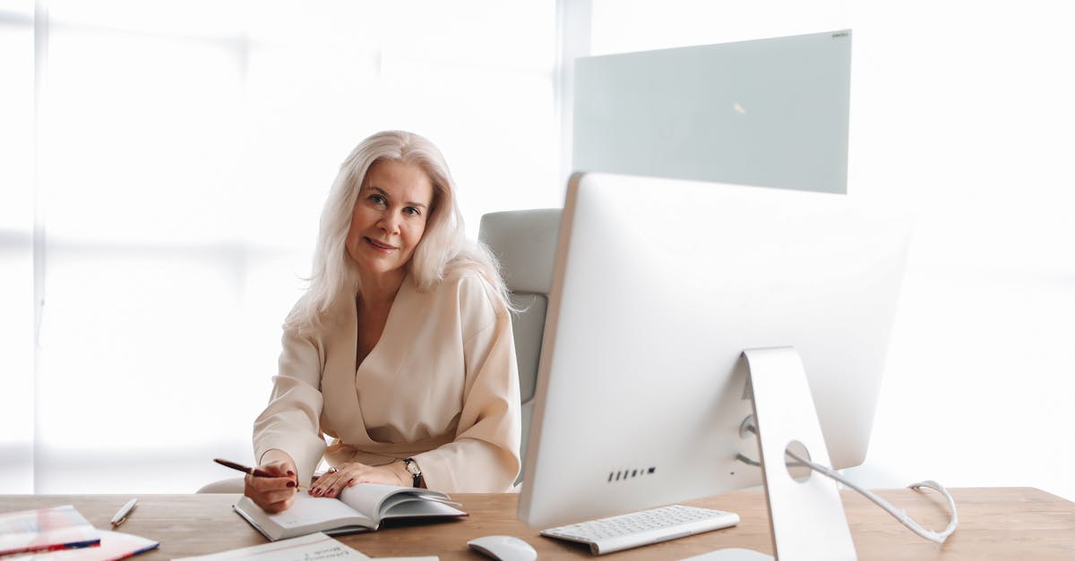 The Role of Technology in Enhancing Online Tutoring Experiences